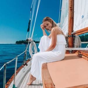 Meet your Posher, Ally